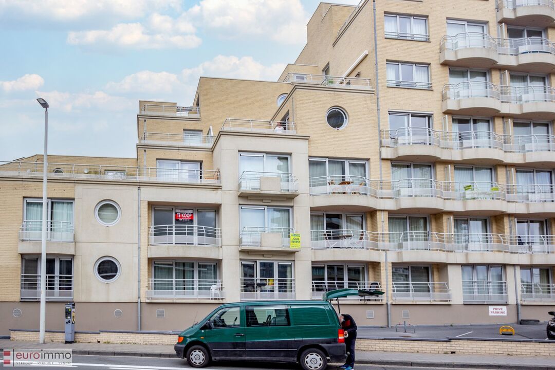 Leuk, ongemeubeld appartement met 2 slaapkamers te Oostende. foto 2