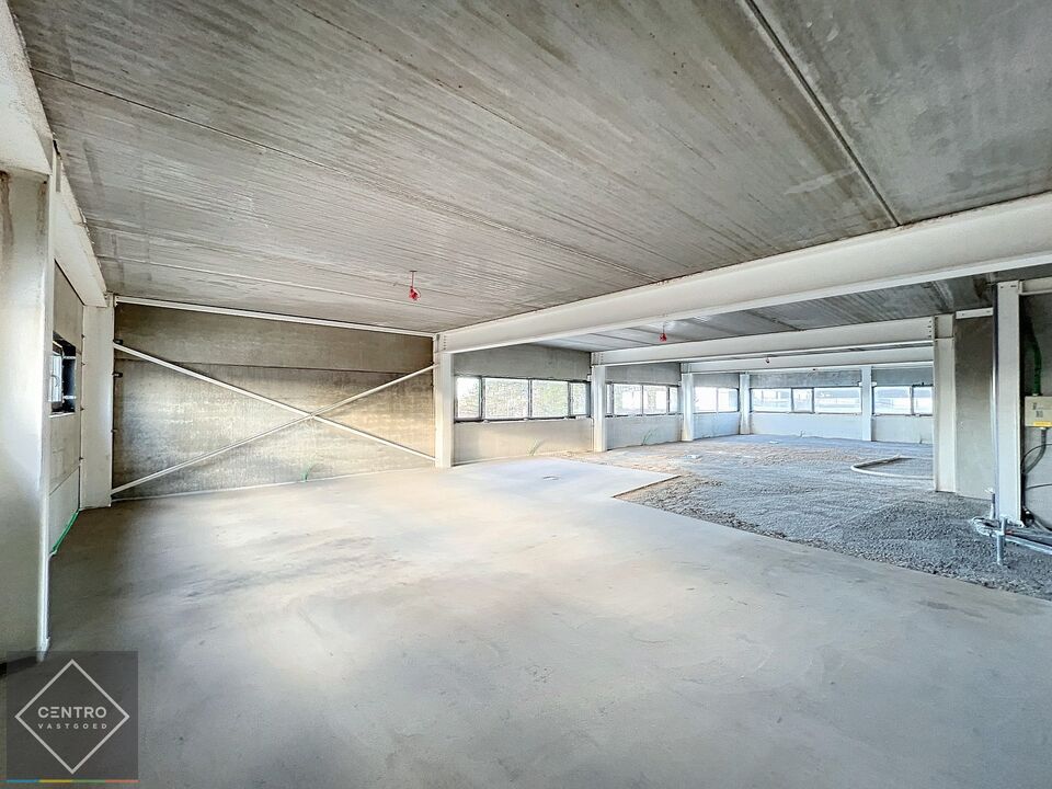 Laatste 4 NIEUWBOUW-kantoorruimten (± 210 m²) TE HUUR op zichtlocatie te Vichte. foto 3