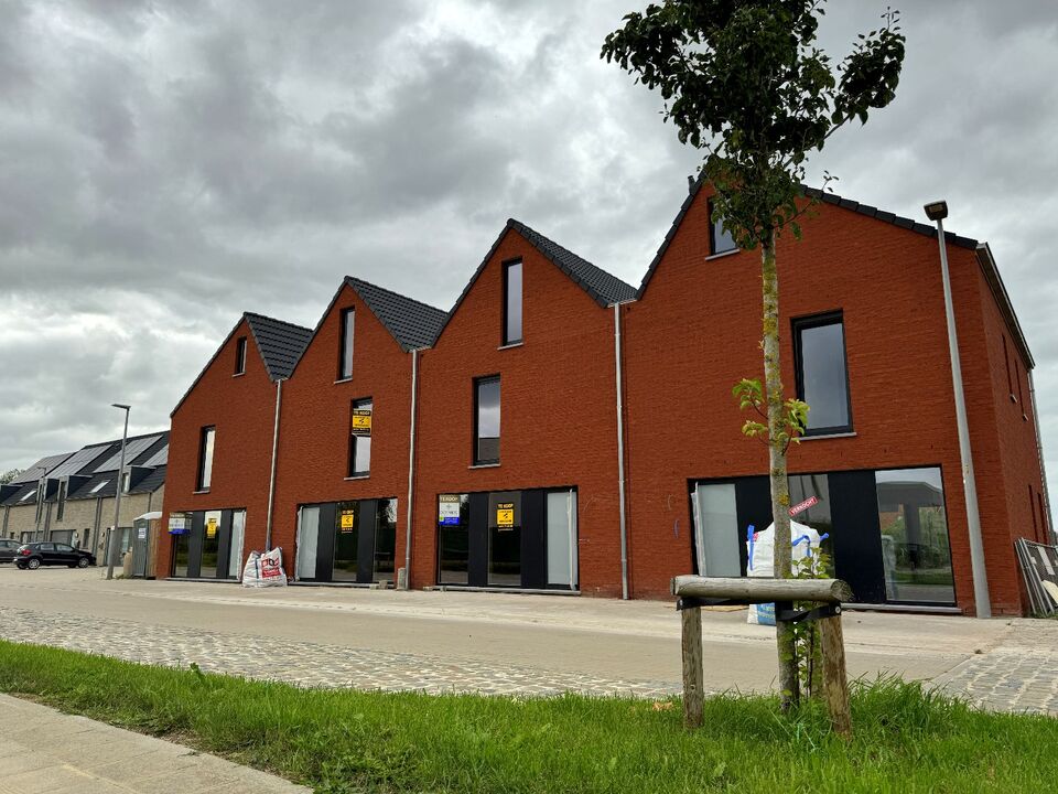 Nieuwbouwwoning met kindvriendelijke ligging, Oogststraat Heule foto 1