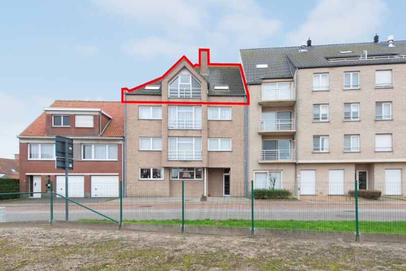 Lichtrijk appartement met 2 slaapkamers te Westende. foto 1