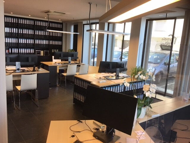 Mooie locatie - modern ingericht kantoor op hoek van Zeedijk en Luxemburgstraat te Oostende foto 7