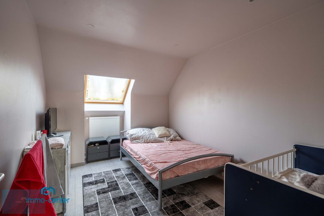 Te Koop: Prachtig Gerenoveerd Appartement met 3 Slaapkamers in Houthalen foto 13