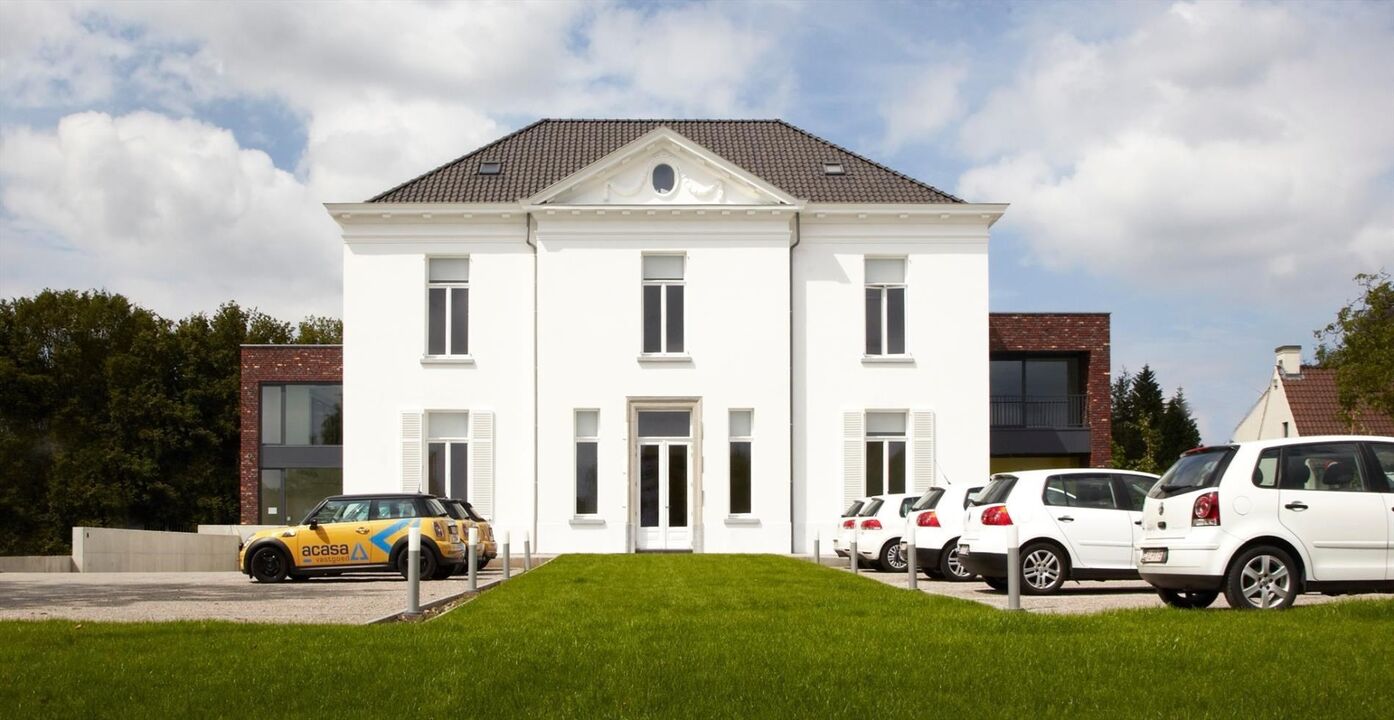 Lichtrijk dienstenkantoor in kunsthuis Huize Minne met centrale ligging foto 16