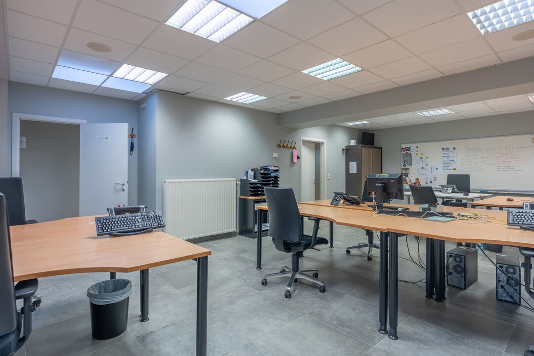 Centraal gelegen kantoorruimten (totaal ± 285m²!) te Turnhout. foto 11