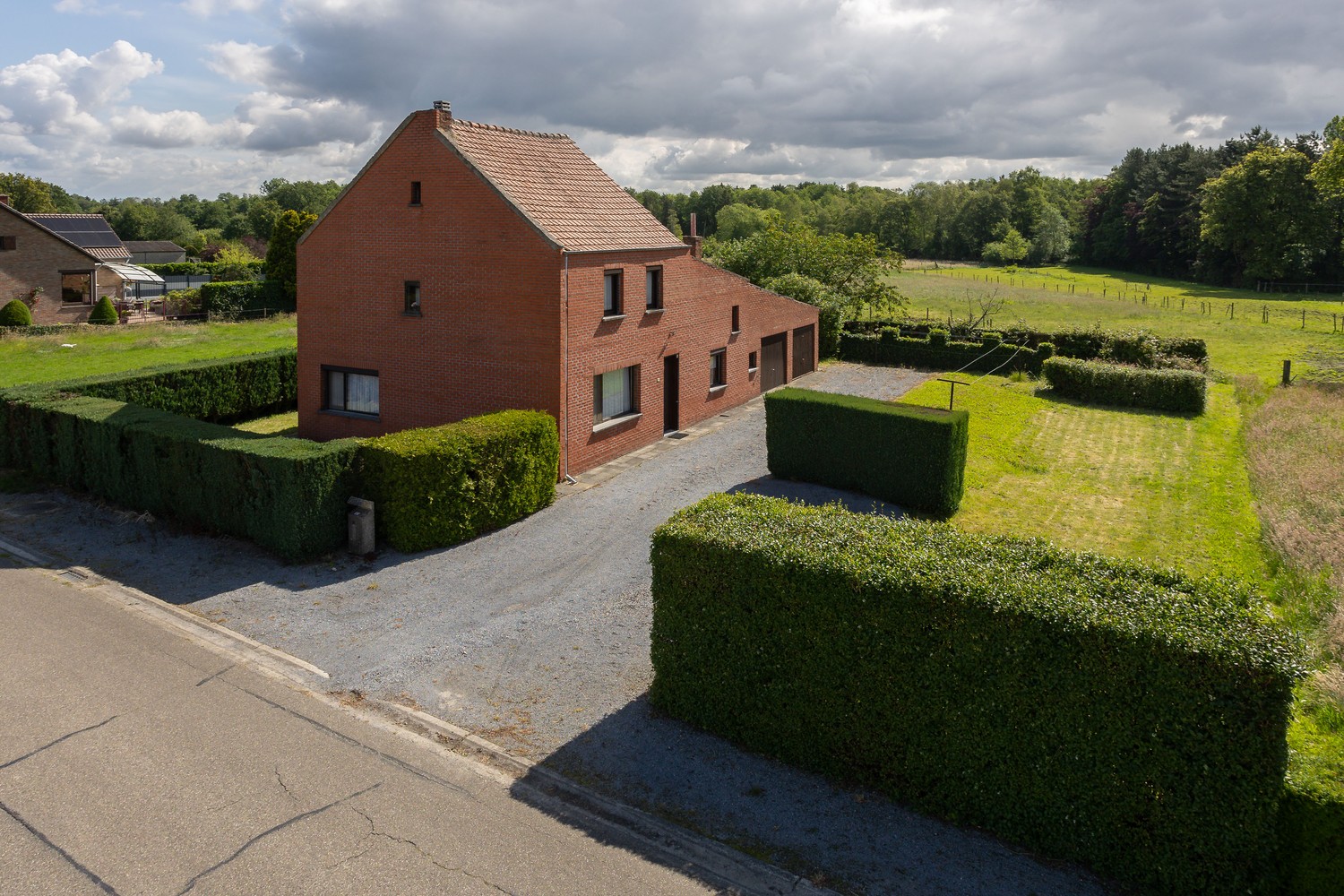 TE RENOVEREN WONING MET VEEL POTENTIEEL OP EEN PERCEEL VAN 9A 16CA foto 1