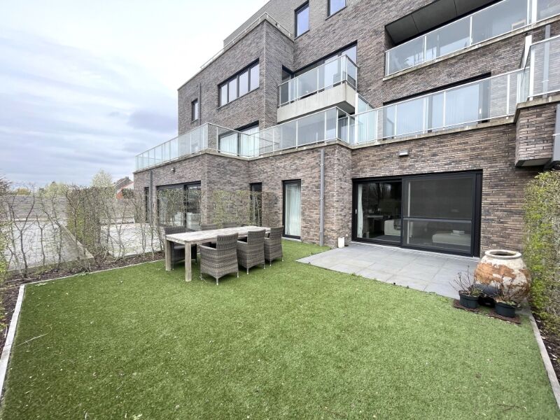 Mooi recent appartement/kantoor/praktijk met terras en tuin foto 2