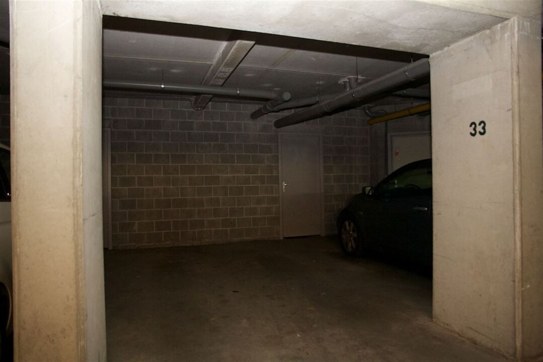 Ondergrondse autostaanplaats voor één wagen foto 3