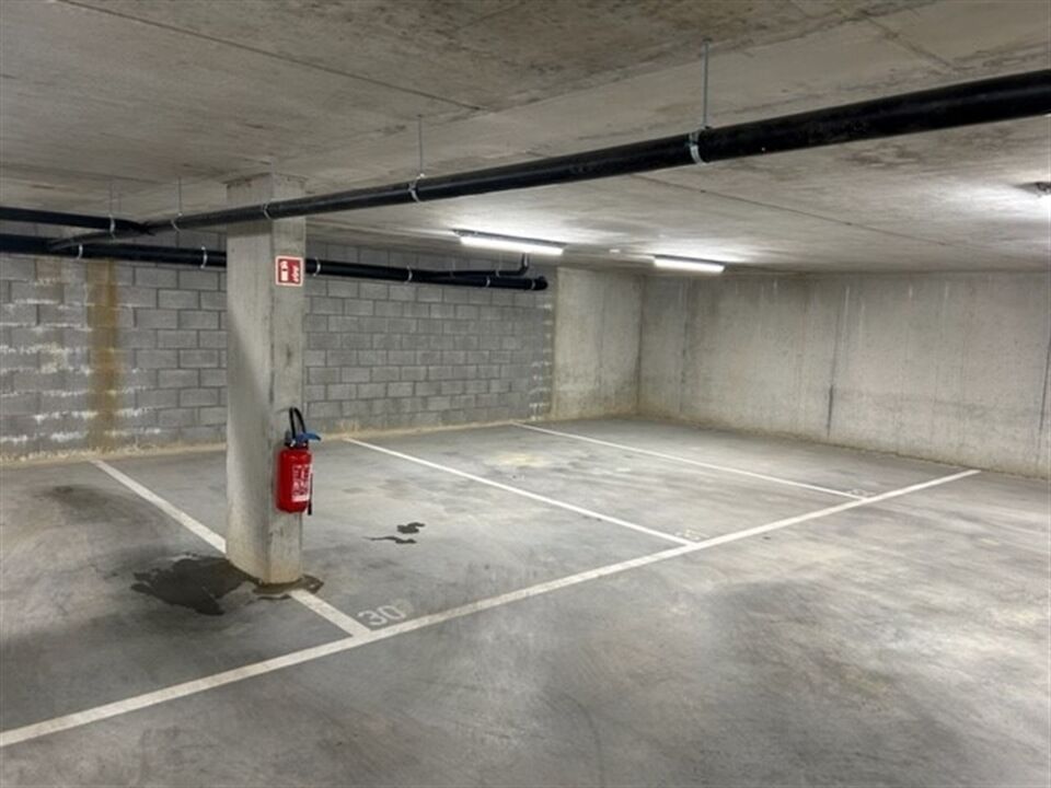 garage / parking foto 1