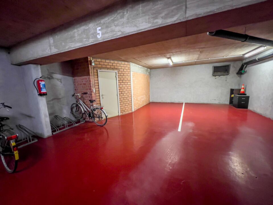 Ondergrondse garage met een extra afzonderlijke berging te koop foto 2