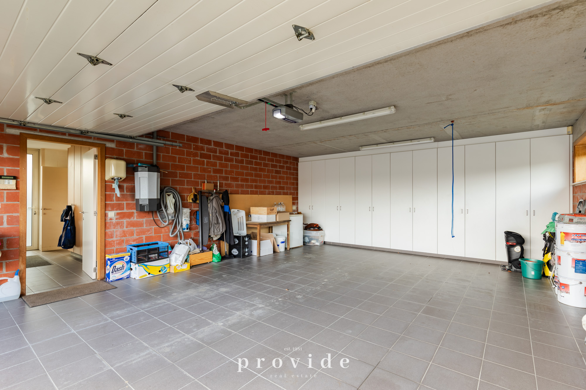 Volumineuze woning met aangename tuin foto 13