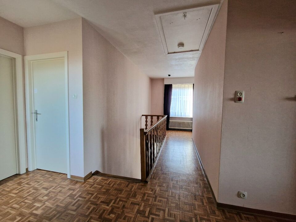 ROESBRUGGE - Ruime, statige woning voorzien van 5 slaapkamers en ruime bijgebouwen op een perceel van 844m². foto 11