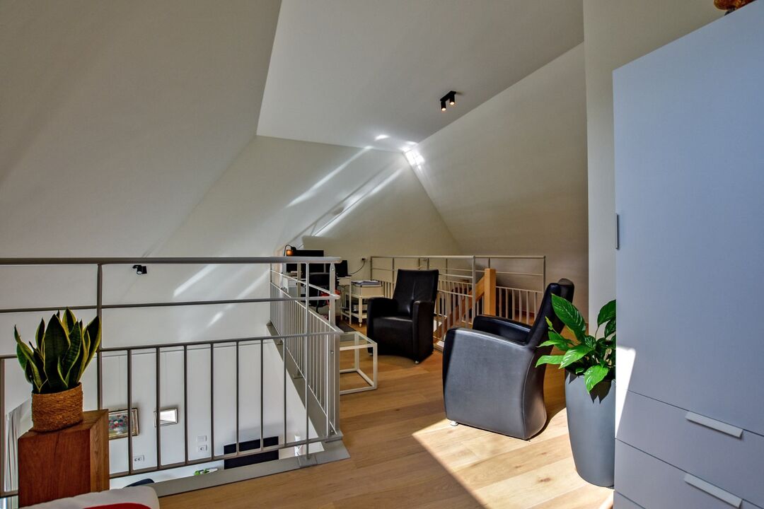 Luxueuze assistentieflat (89m² + 5m² terras) met 2 slaapkamers te Nieuwpoort.  foto 2