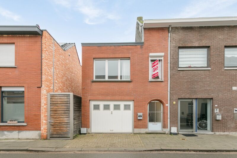 Zeer ruime garage met bel-etage woning en tuin te koop in Sint-Kathelijne-Waver foto 1