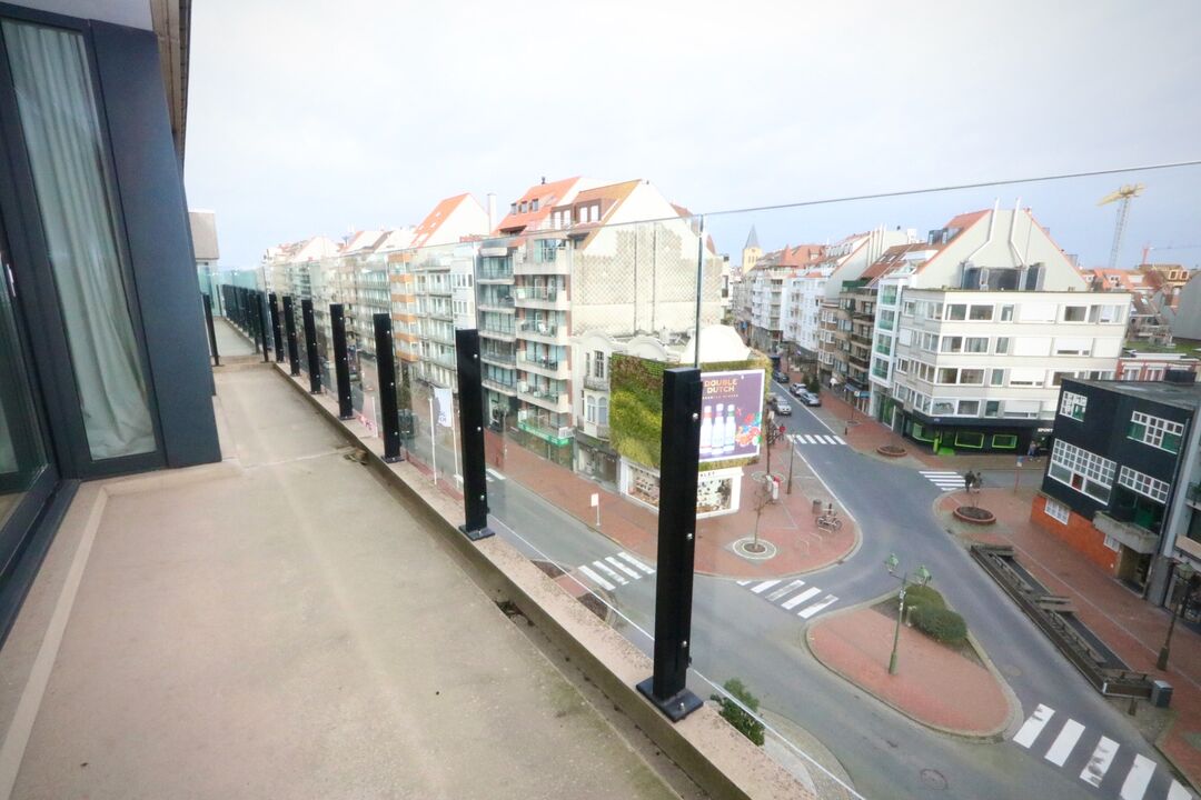 ONGEMEUBELD - Prachtig woonappartement met aangename terrassen en parking in het gebouw. foto 15