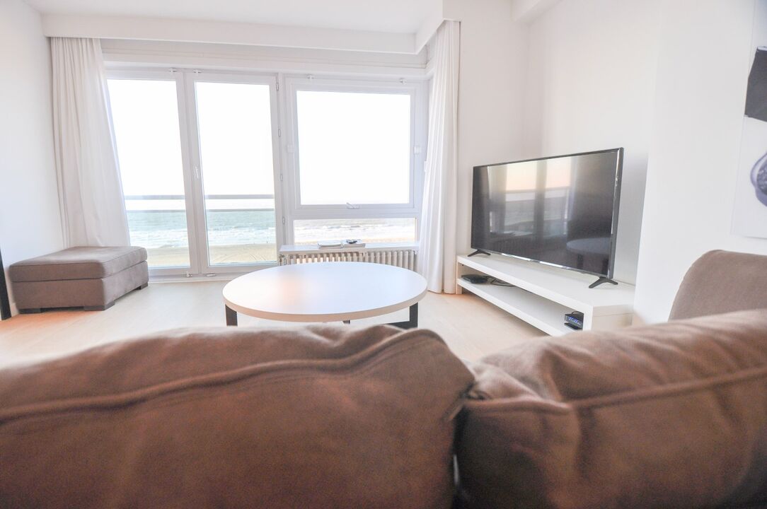 Appartement met frontaal zeezicht gelegen nabij het Albertplein. foto 1