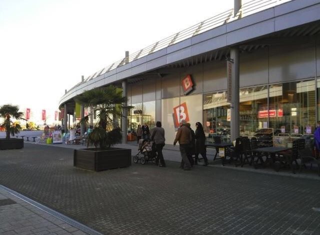Handelspand in retailpark 'Kloosterbempden' foto 2