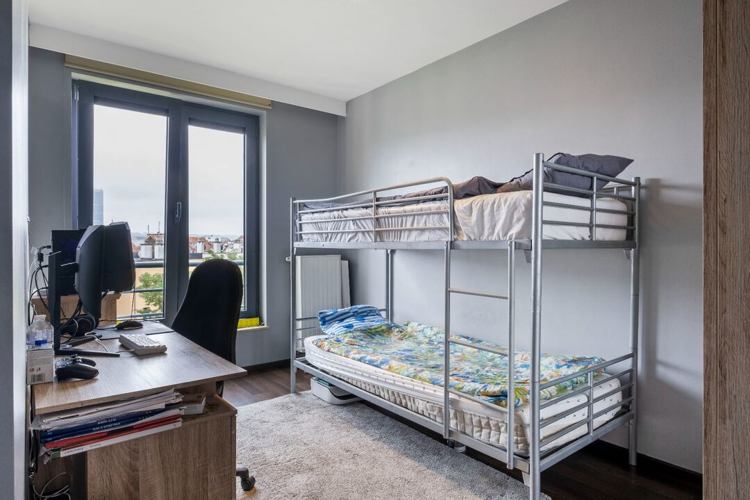 Ruim appartement met 3 slaapkamers met 2 terrassen en 2 parkeerplaatsen te Brussel  foto 14