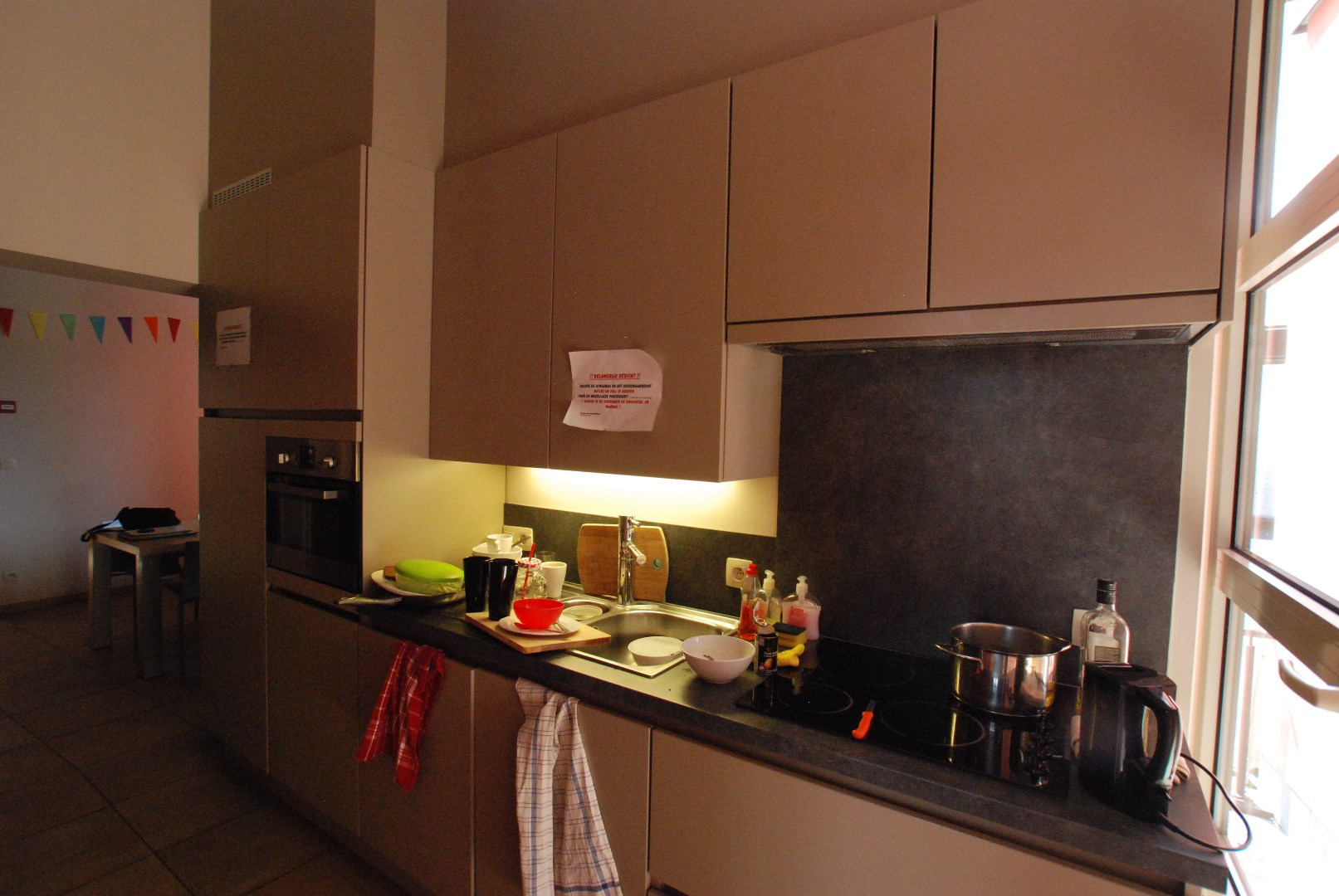 Bemeubelde studentenkamer in gerenoveerd complex-kamergebouw Leuven (2014) foto 4