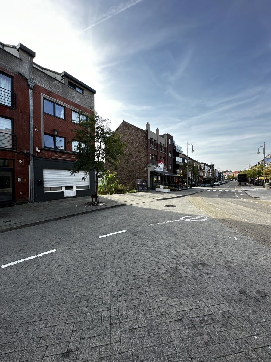 Projectgrond in het hartje van bruisende Vennestraat te Genk foto 3