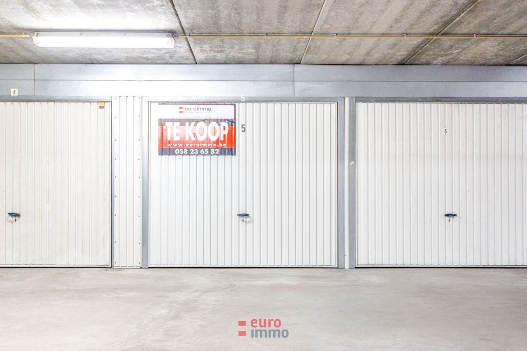 Zéér goed gelegen garagebox in onze bruisende badstad Nieuwpoort! foto 1