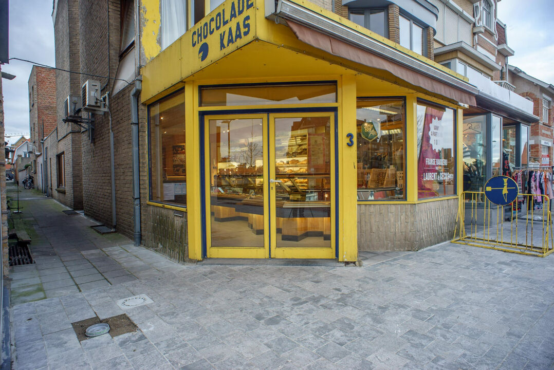 Handelspand bestaande uit bakkerij met woonst is gelegen in het centrum van Koksijde-Bad foto 1