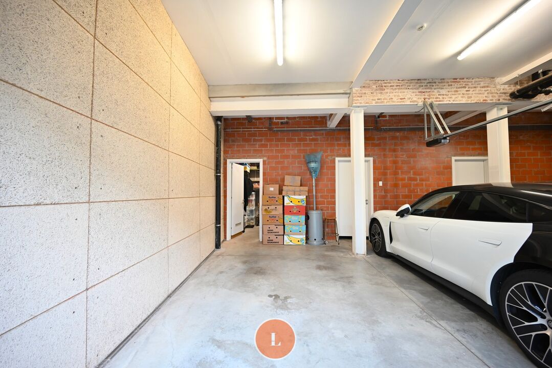 Klassevol appartement met een ruim terras én garage! foto 19
