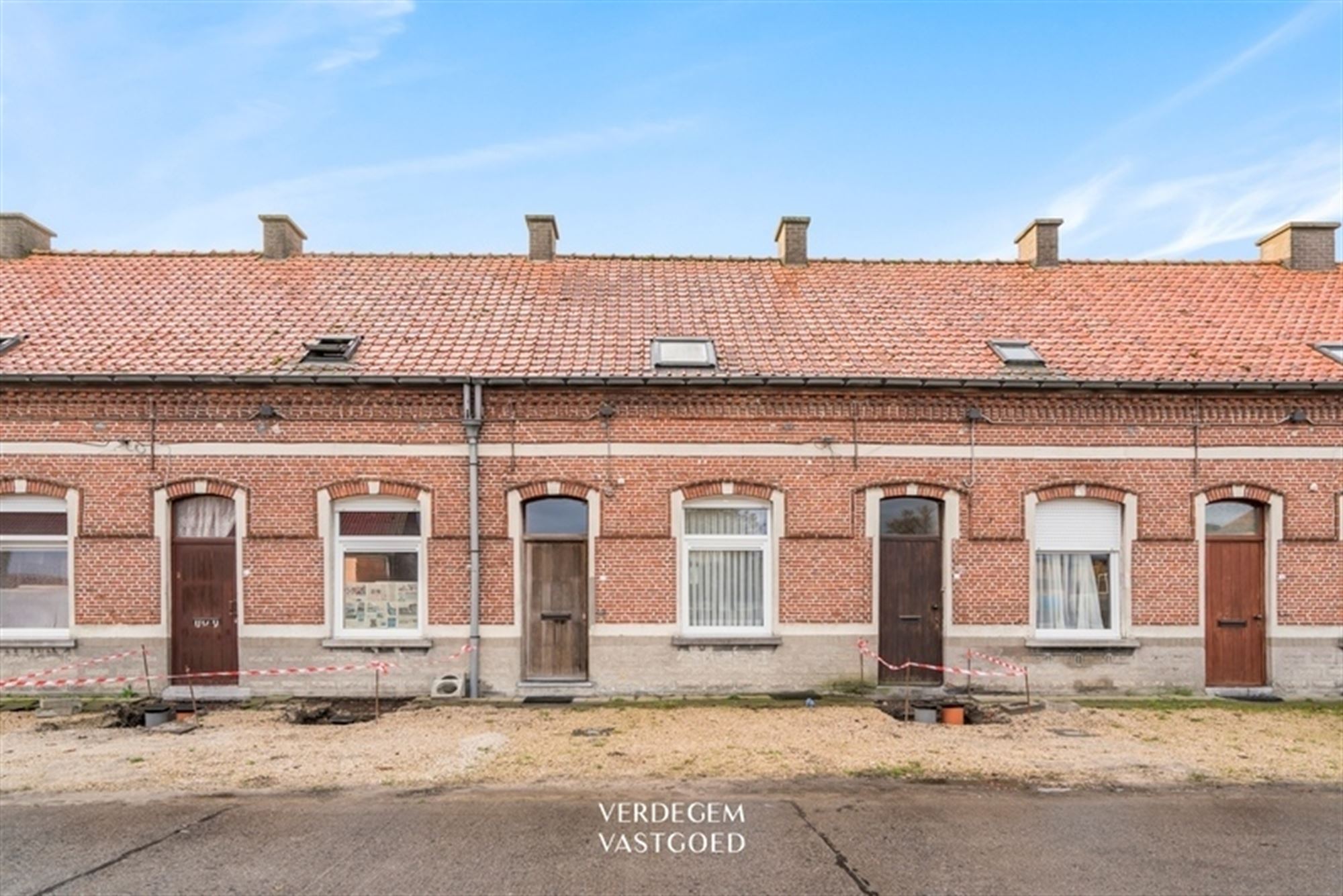 Wonen aan het Leopoldskanaal: 7 charmante arbeidershuisjes casco of in bestaande toestand foto 1