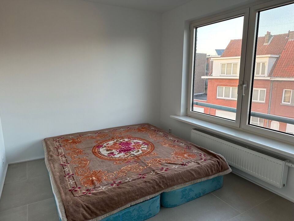 Ruim twee slaapkamer appartement te Zwijndrecht foto 11