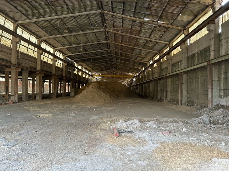 Industriële hangar met een open ruimte in Waregem. foto 7