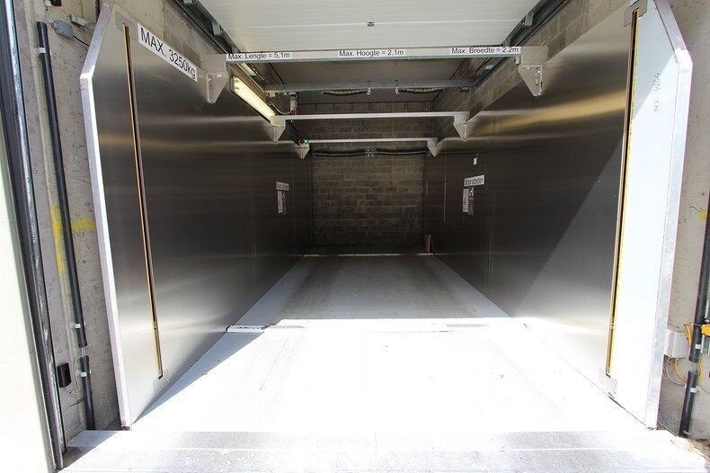Ruime ondergrondse garage met autostaanplaats in het centrum van Gistel  foto 14