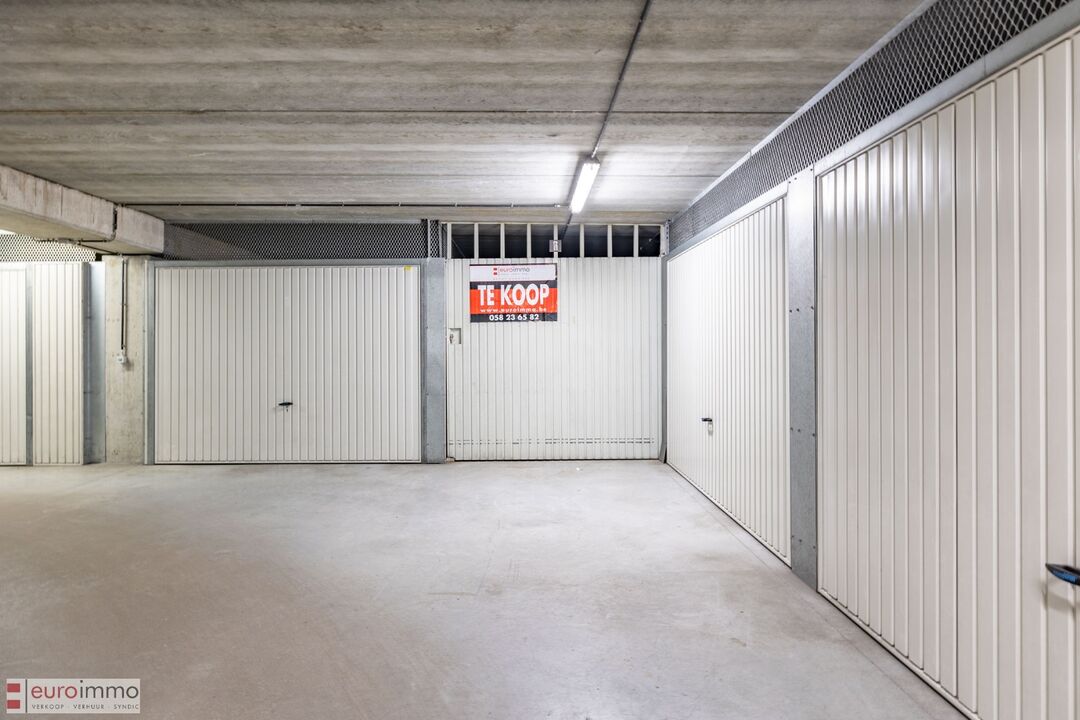 Héél ruime garagebox op een centrale ligging in het drukke Nieuwpoort-bad! foto 3