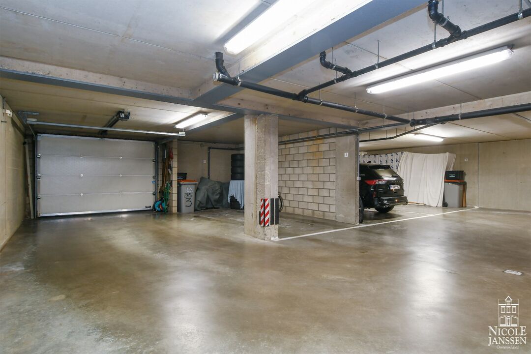 Verzorgd appartement van 135 m² op de eerste verdieping met autostandplaats en kelder foto 15