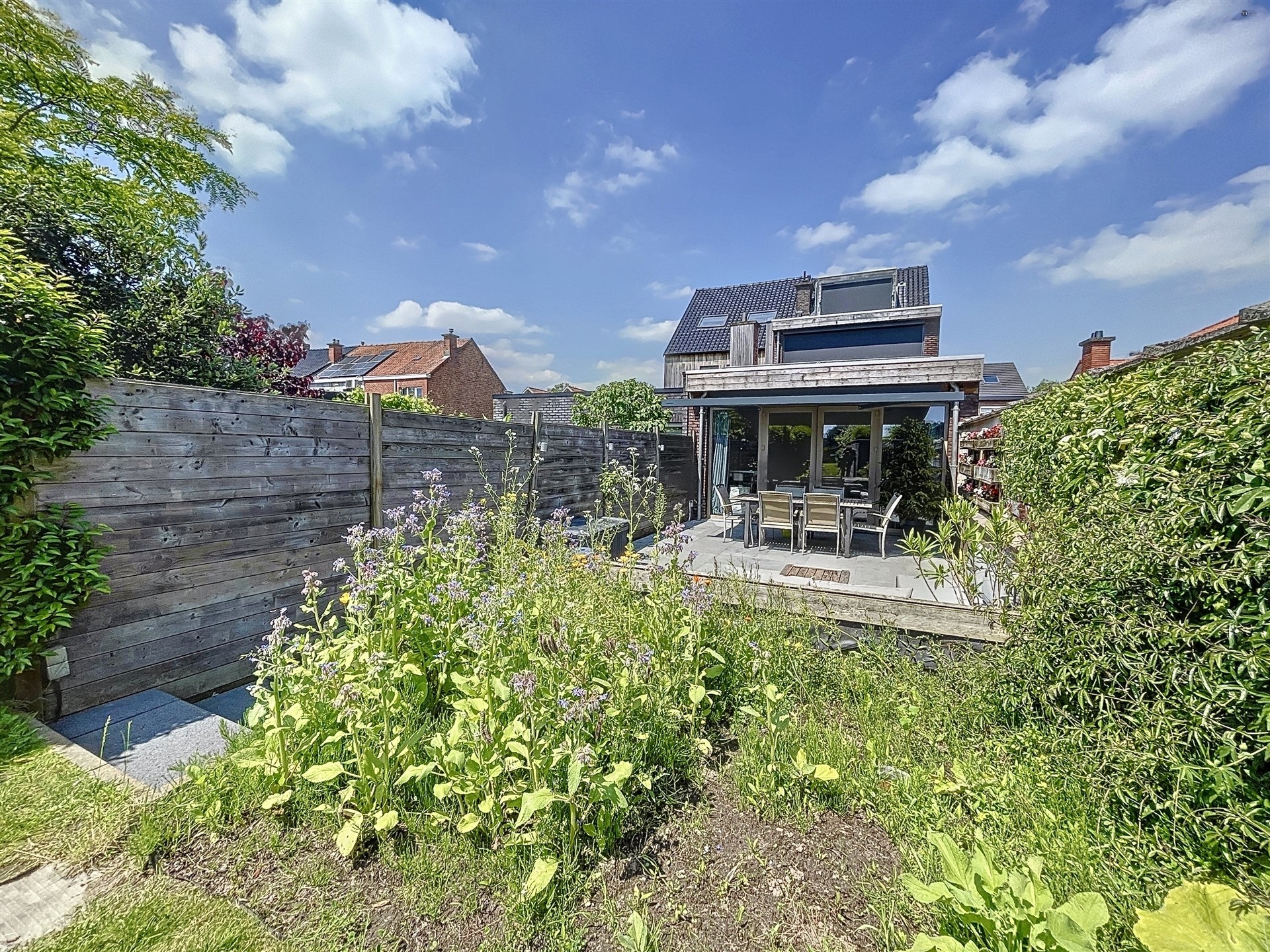 Instapklare woning met garage en zuidgerichte tuin in Nieuwkerken op perceel van 435m² foto 9
