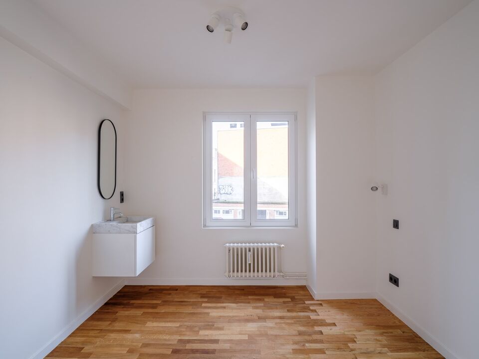 Ruim gerenoveerd appartement met 3 slaapkamers aan de Leie in Gent centrum foto 14