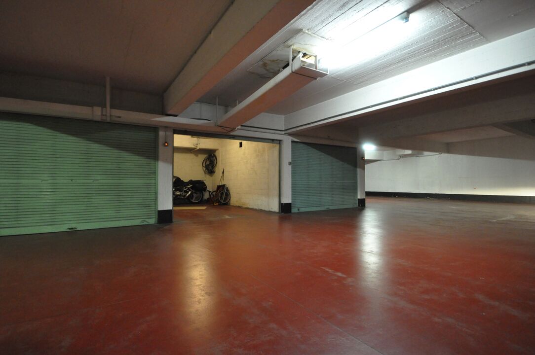 Zeer goed gelegen garage aan het Stübbenpark in Duinbergen foto 4