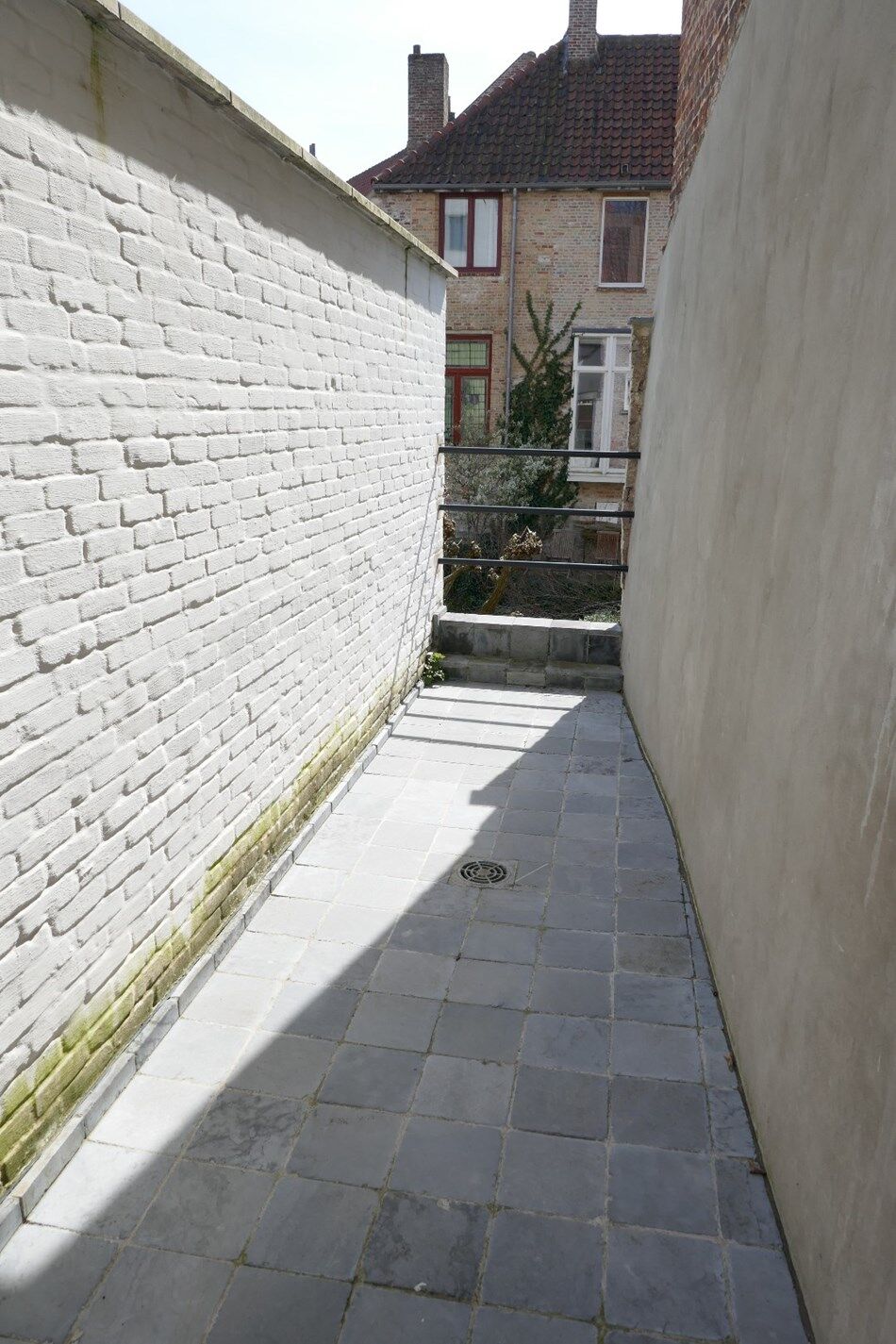 Grondig en duurzaam vernieuwde woning met zonneterras en zicht op de Reien in Brugge centrum! foto 8