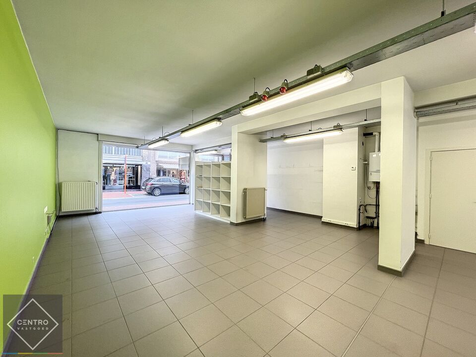 Handelspand  (winkel/kantoor) van 177m² mét patio te koop centrum Roeselare. Huur-koop is mogelijk ! foto 5