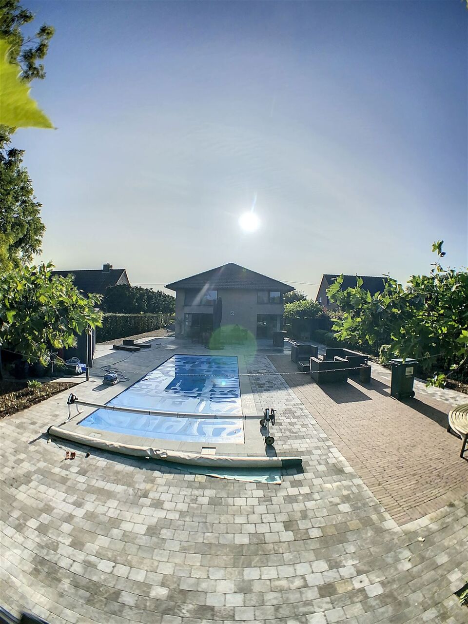 Mooie villa met tuin en zwembad foto 21