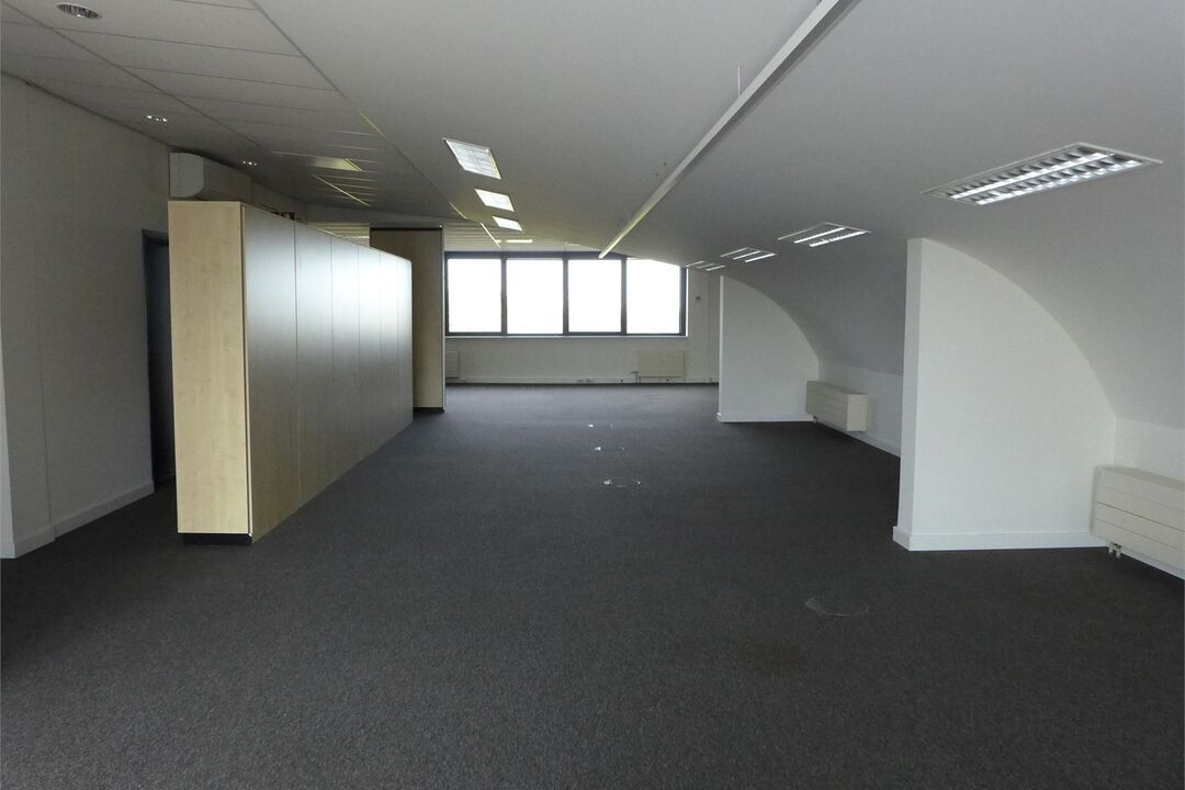 377 m² kantoren foto 11