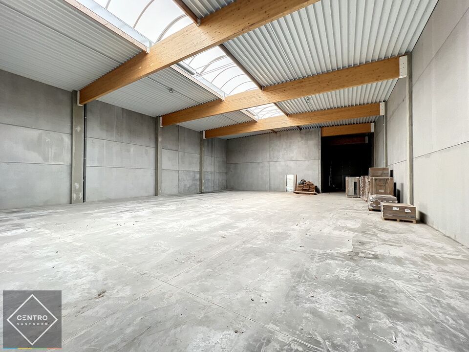 Nieuwbouw magazijn met showroom én kantoor op ZICHTLOCATIE te Anzegem (Vichte). foto 12