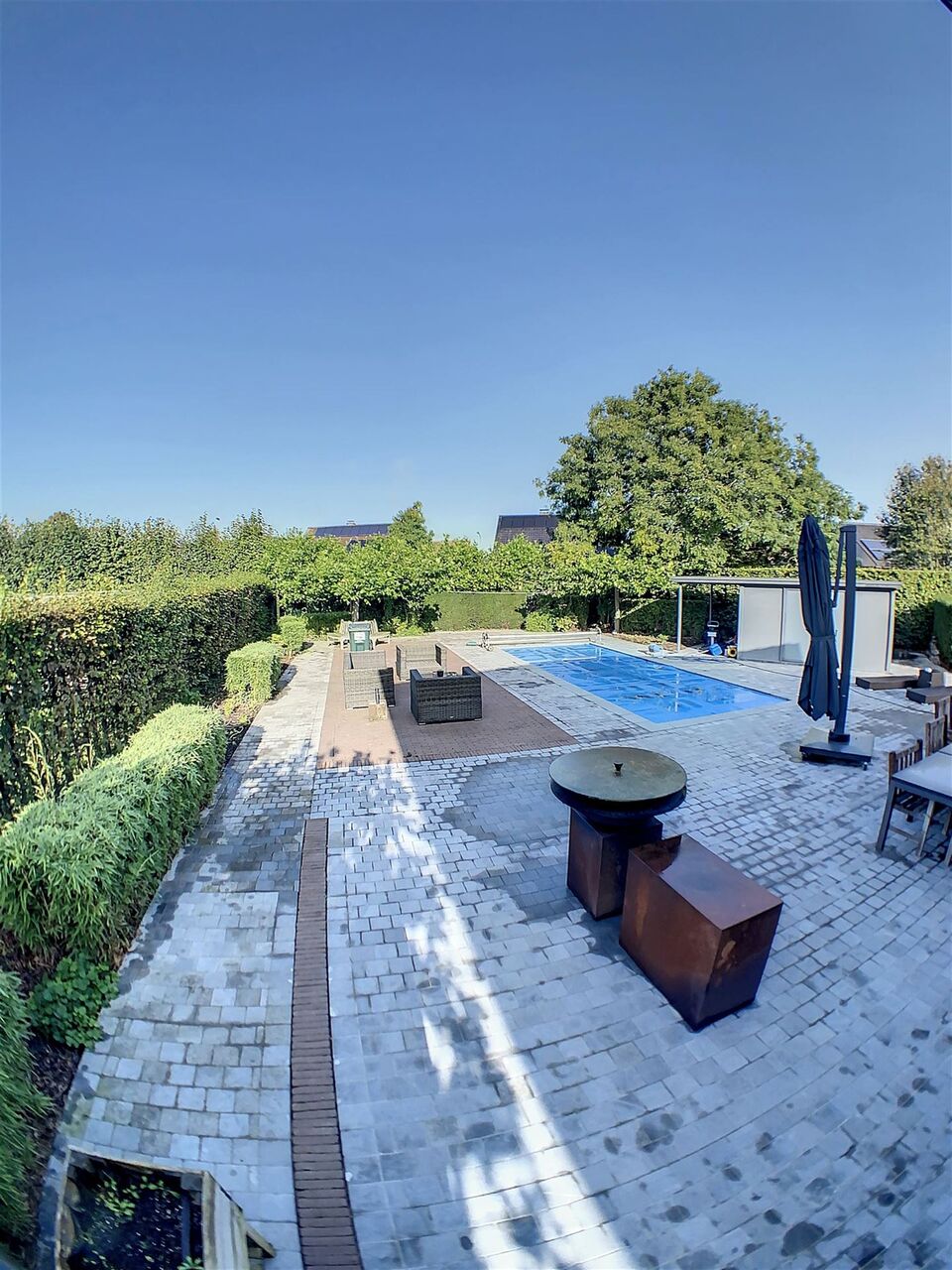Mooie villa met tuin en zwembad foto 24