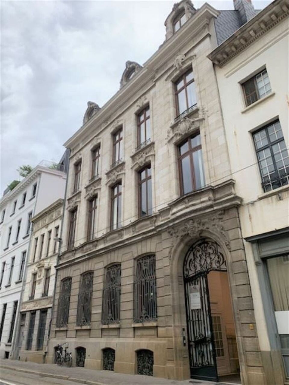 Kantoor in oud-herenhuis-stijl te centrum Antwerpen foto 1