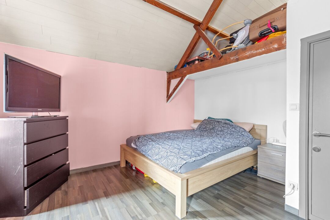 Prachtig gerenoveerde gezinswoning met 4 Slaapkamers in Boekhoute foto 10