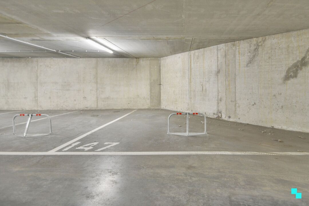 Parkeerplaats in een afgesloten parkeerkelder op een toplocatie in Merelbeke. foto 5