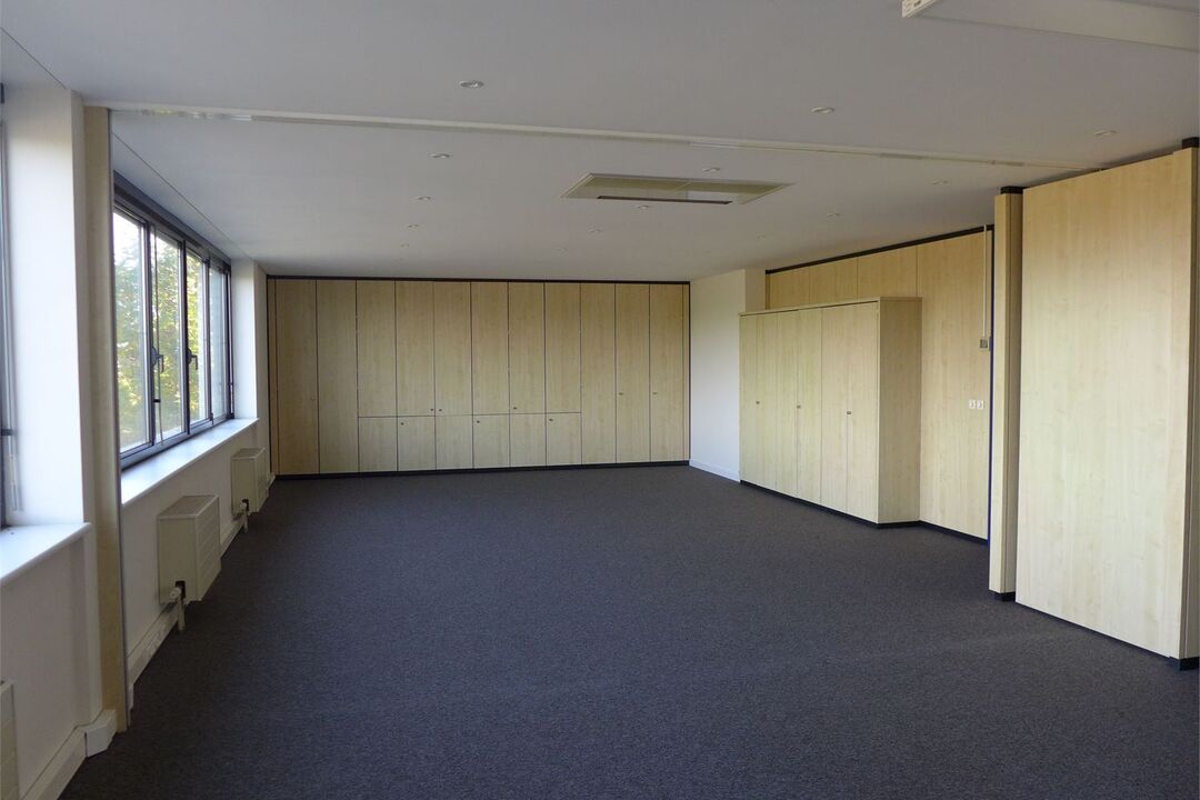 377 m² kantoren foto 12