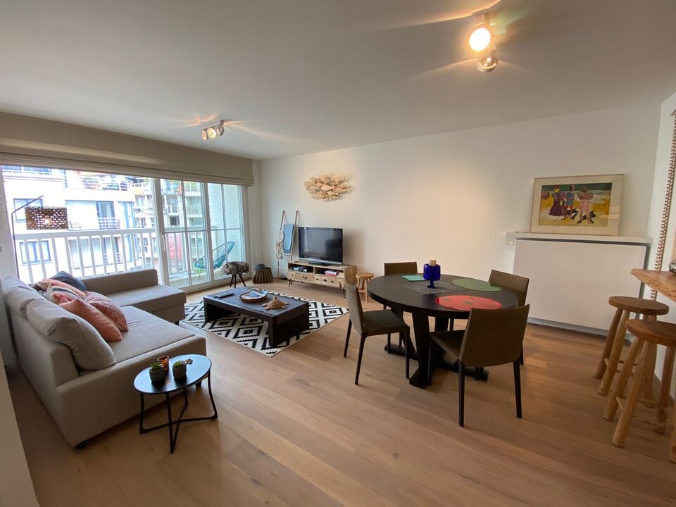 GEMEUBELD: Heel gezellig en perfect onderhouden appartement, gelegen in de Zoutelaan. foto 9