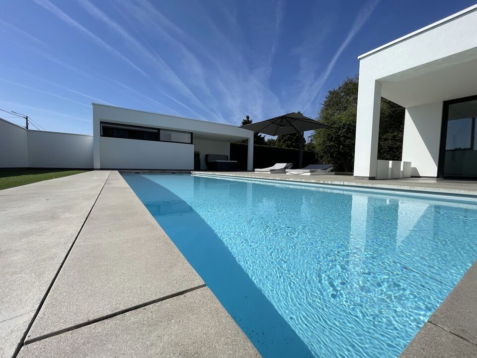 Moderne villa met buitenzwembad foto 9