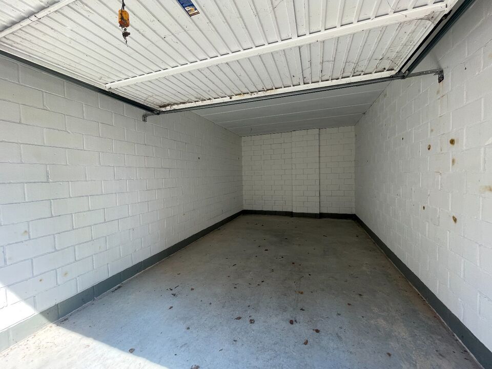 Garagebox gelegen in centrum Ardooie foto 2