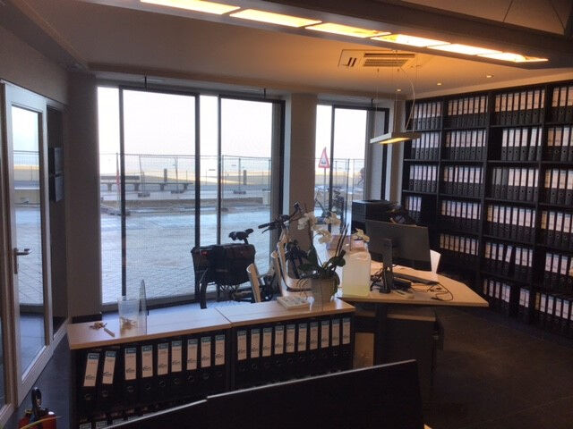 Mooie locatie - modern ingericht kantoor op hoek van Zeedijk en Luxemburgstraat te Oostende foto 6