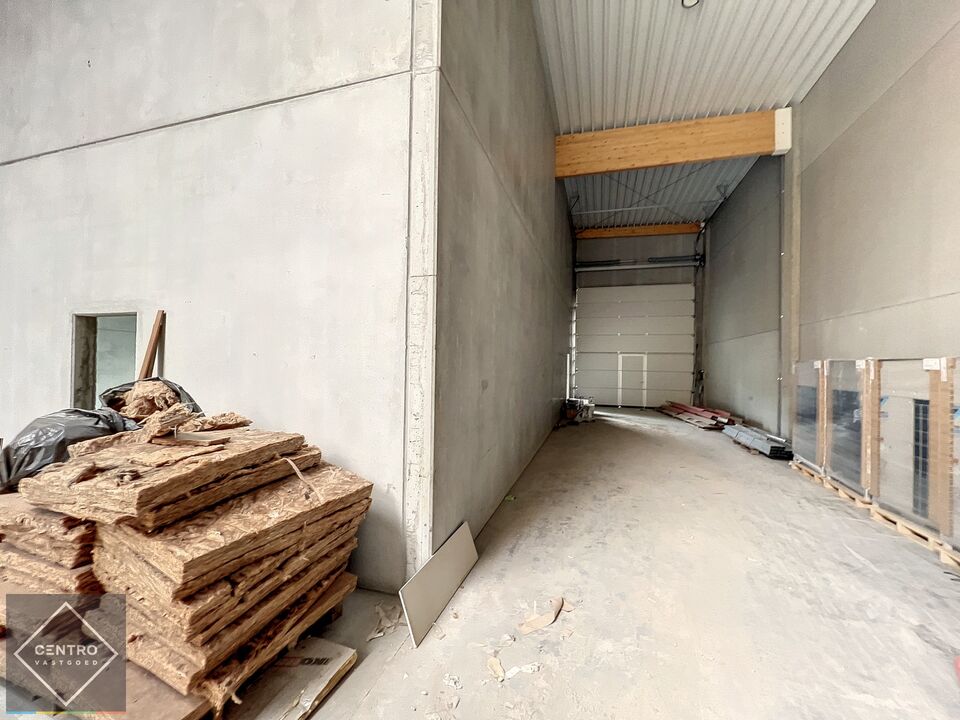 Nieuwbouw magazijn met showroom én kantoor op ZICHTLOCATIE te Anzegem (Vichte). foto 13